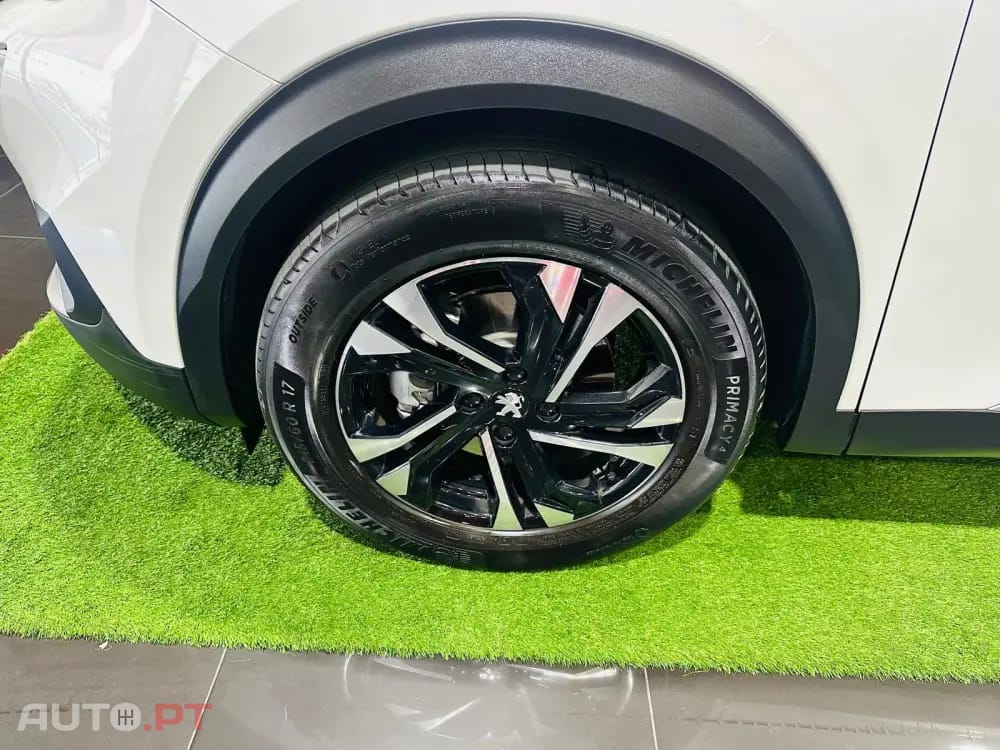 Peugeot E-2008 50 kWh Active Pack