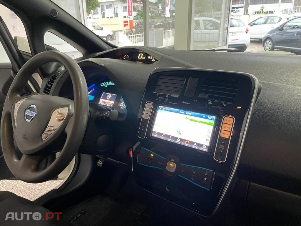 Nissan Leaf Acenta Limited Edition Flex