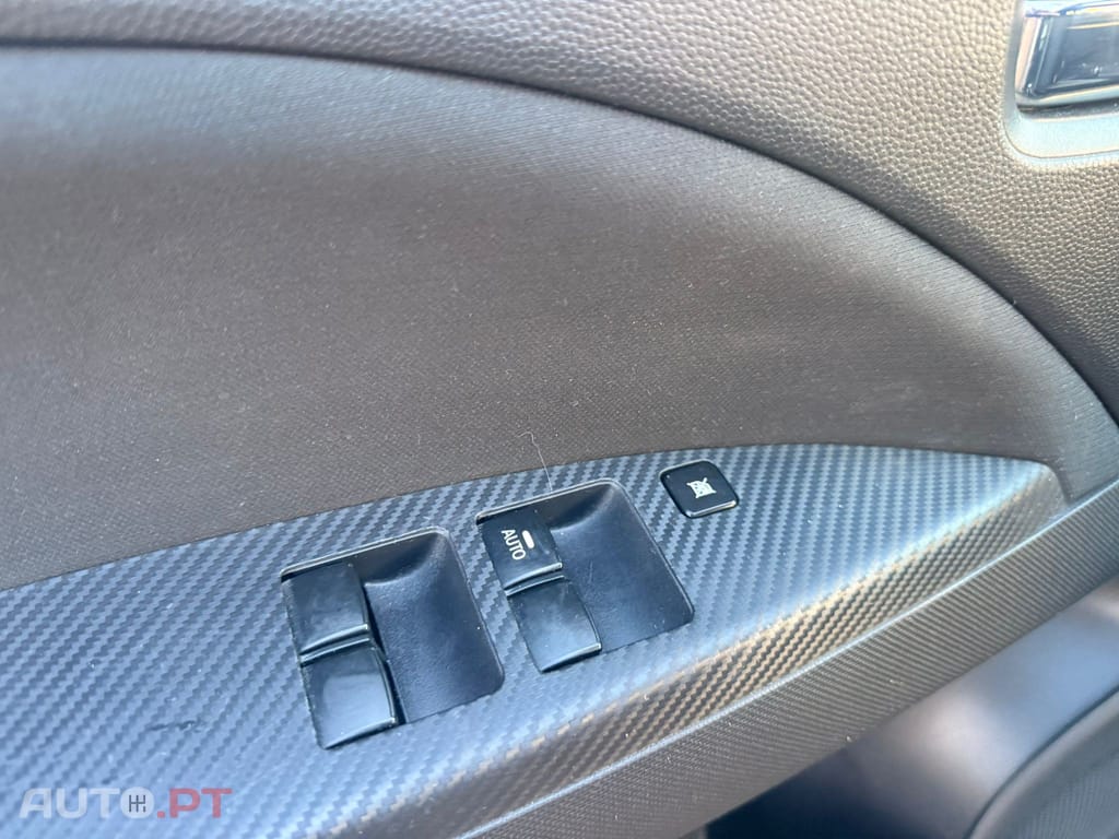 Mitsubishi Space Star 1.2 Intense Connect Edition