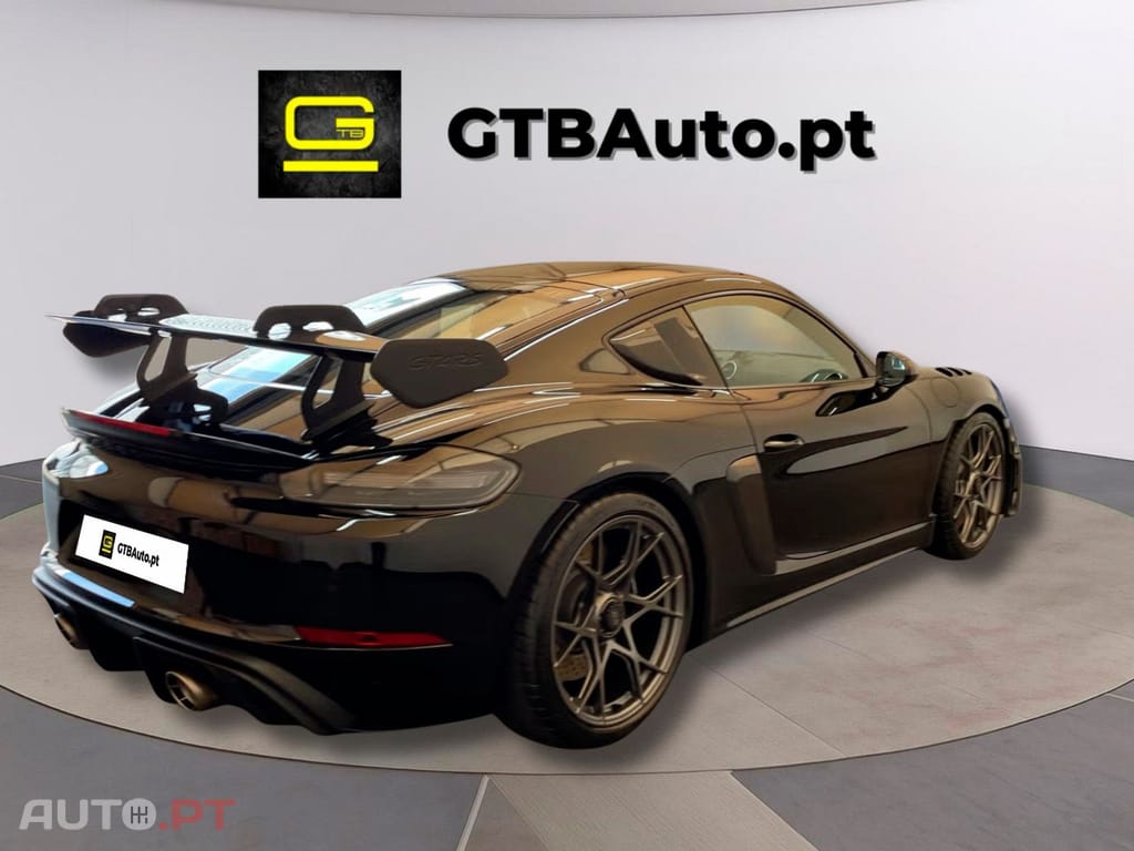 Porsche 718 GT4 RS 