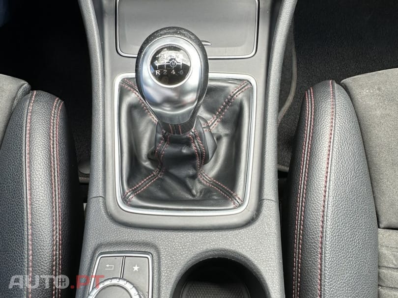 Mercedes-Benz CLA 200 AMG Line