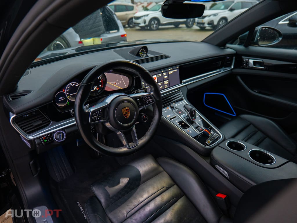 Porsche Panamera 4 E-Hybrid