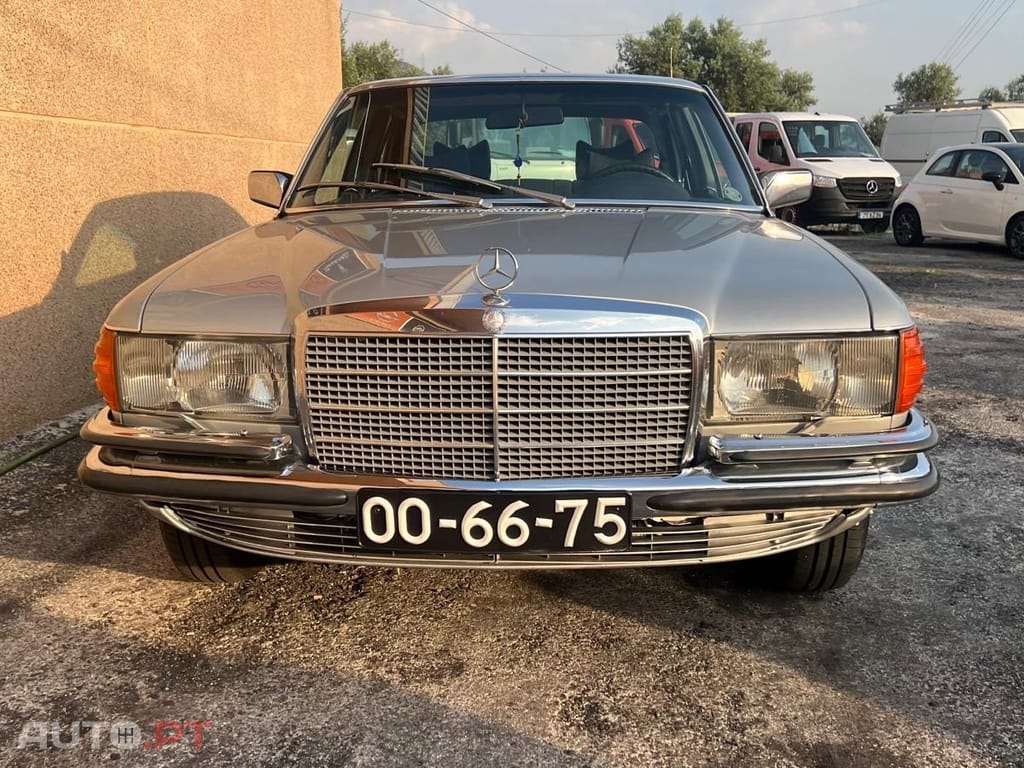 Mercedes-Benz 280 SE limousine