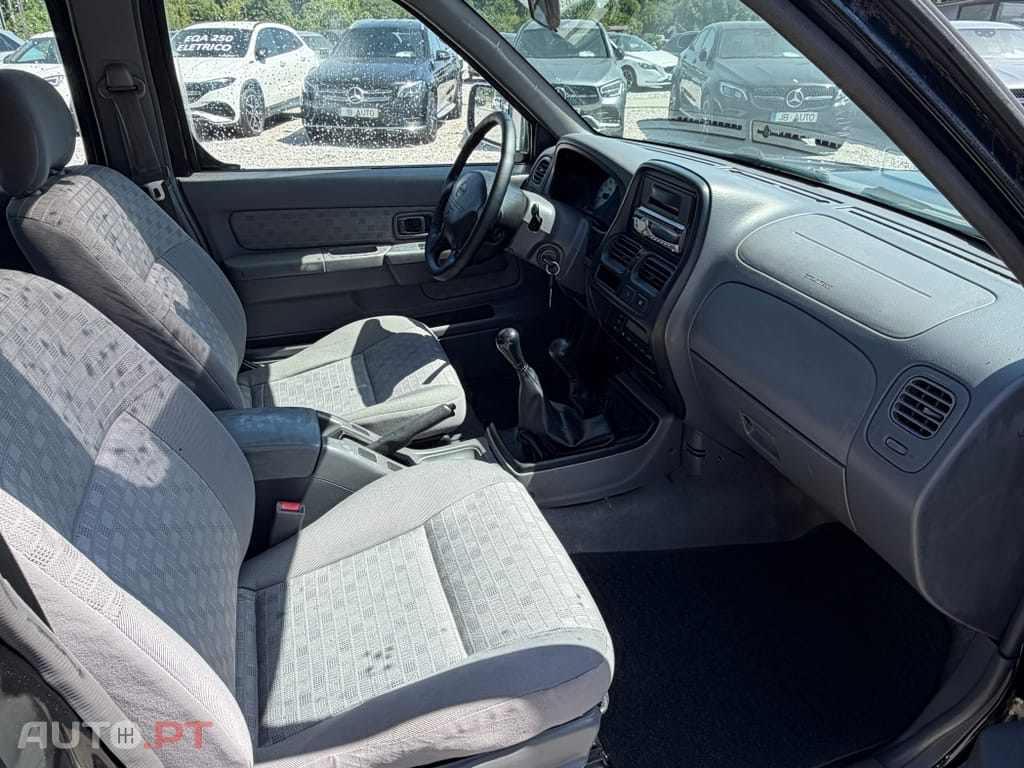 Nissan Navara 2.5TDi 4x4 5LUG