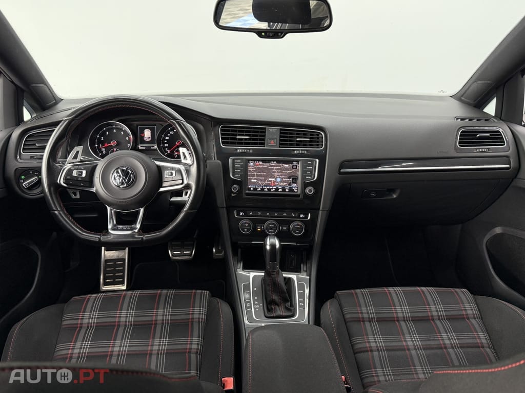 Volkswagen Golf 2.0 TSI GTI DSG