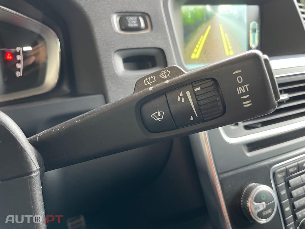 Volvo V60 2.4 D6 R-Design Momentum AWD Phev