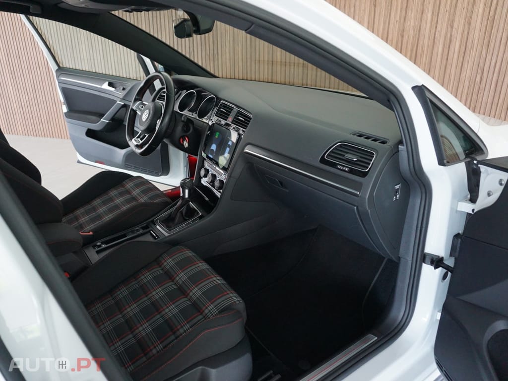 Volkswagen Golf 2.0 TSi GTi Performance