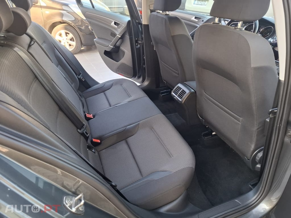 Volkswagen Golf Variant 1.6 TDi Confortline — fotografia 8