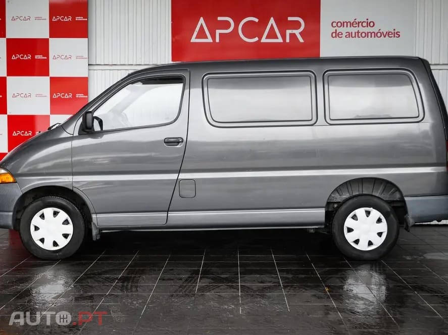 Toyota HiAce 2.4 D LXH12LG