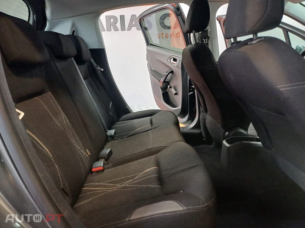Peugeot 208 1.4 HDi Active