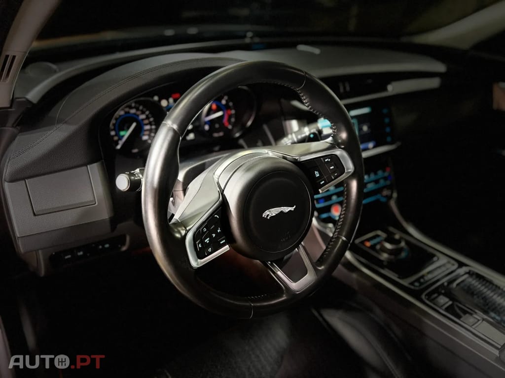 Jaguar XF 2.0 D