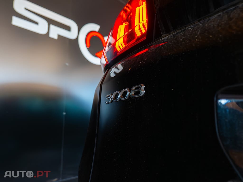 Peugeot 3008 1.2 Hybrid Allure e-DCS6