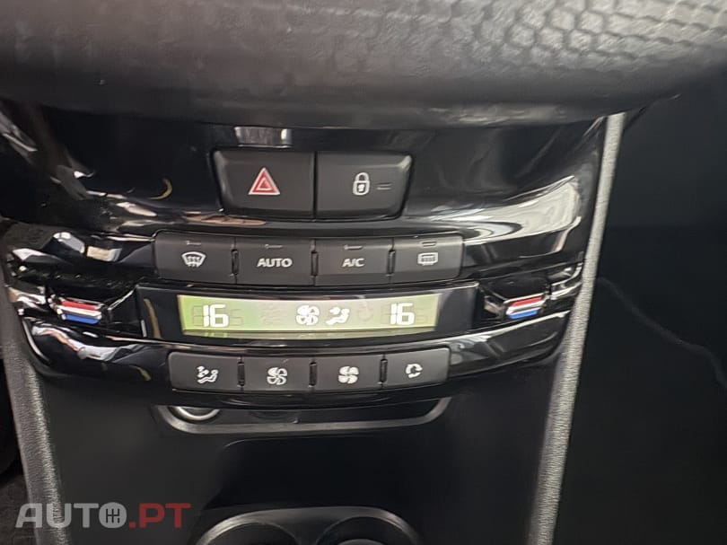 Peugeot 2008 1.2 PureTech Allure