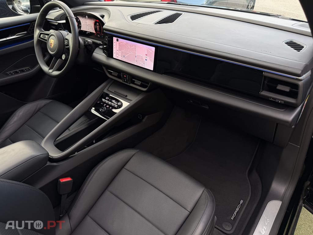 Porsche Macan Electric 4
