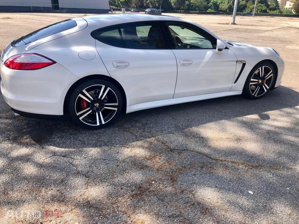 Porsche Panamera Platinum Edition