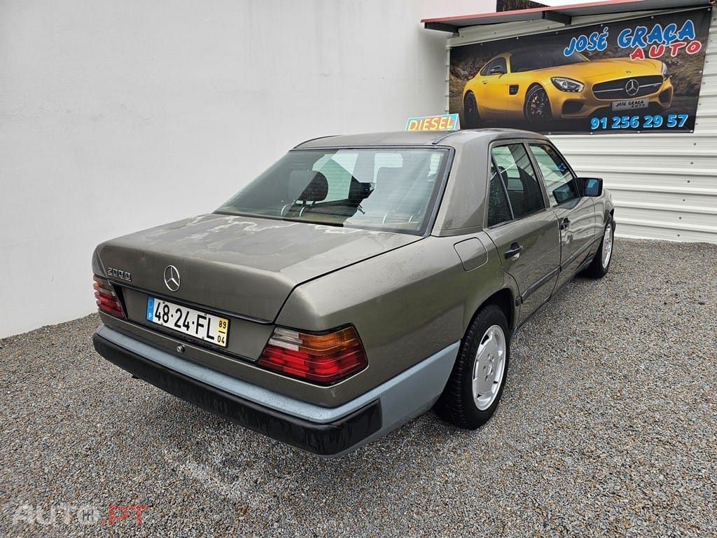 Mercedes-Benz W124 200 D