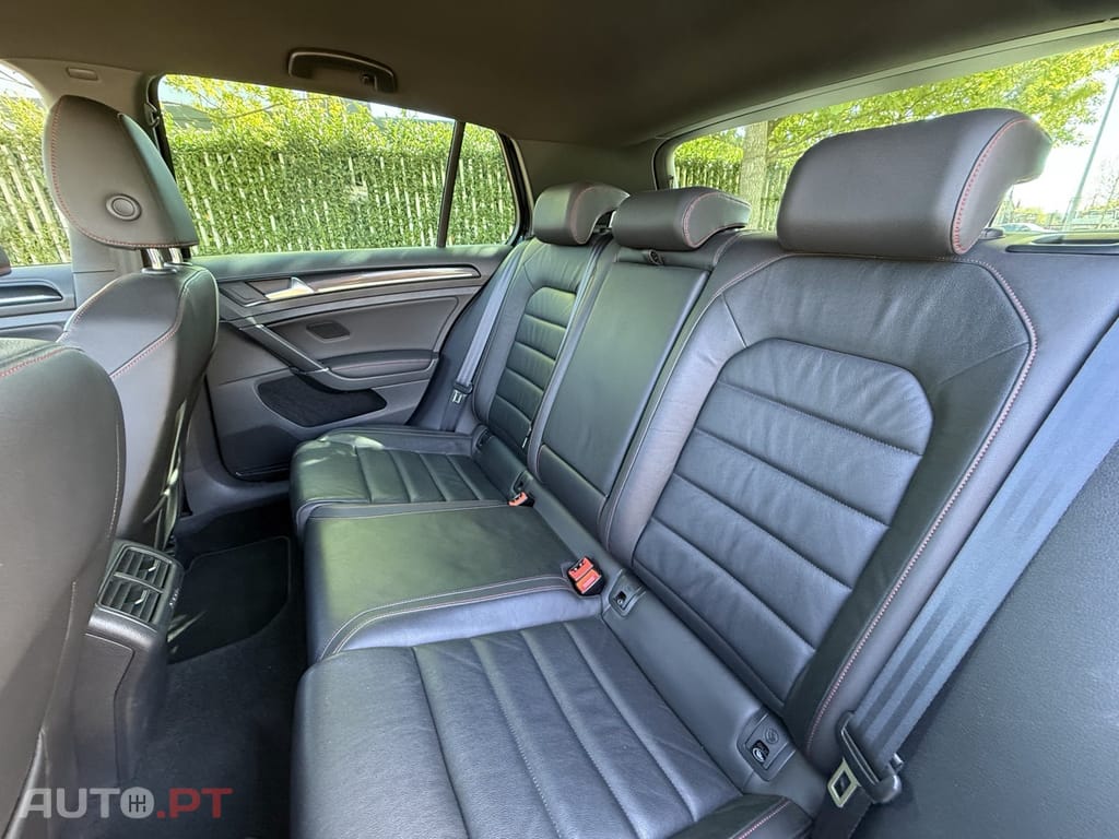 Volkswagen Golf 2.0 TSI GTI DSG