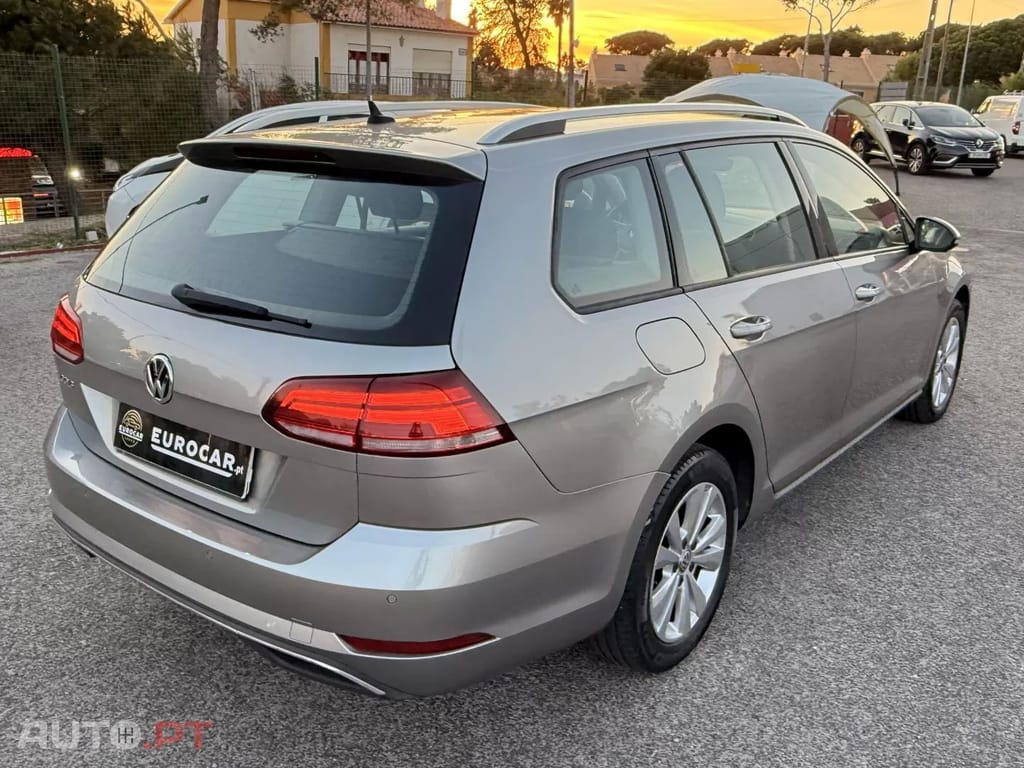 Volkswagen Golf Variant 1.6 TDi Highline — fotografia 9