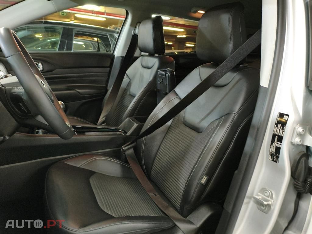 Jeep Compass 1.6 MultiJet Night Eagle