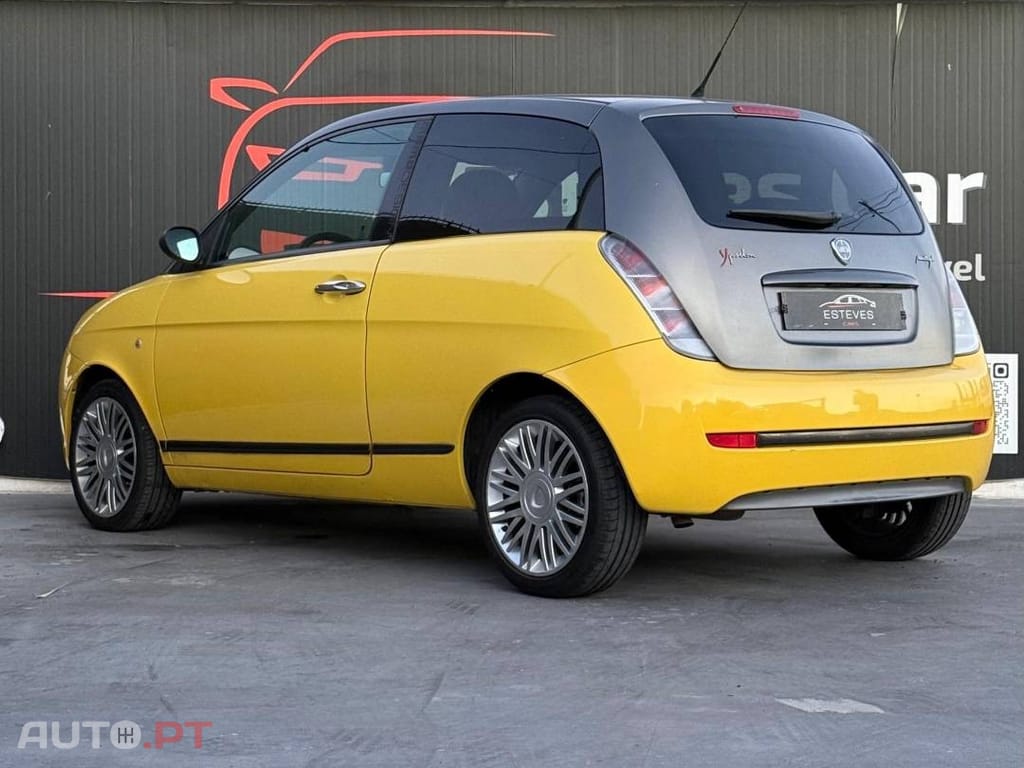 Lancia Ypsilon MOMO Desing