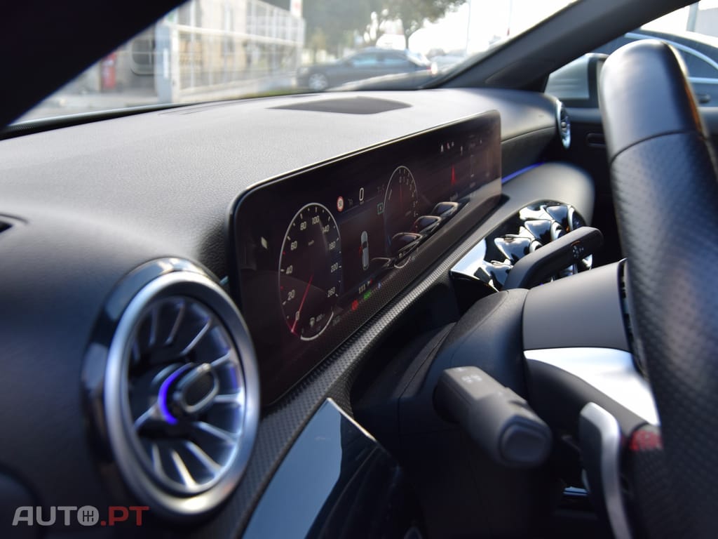 Mercedes-Benz A 250 e AMG Line