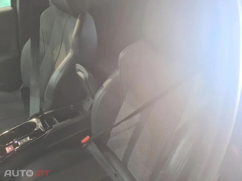 Peugeot E-2008 GT