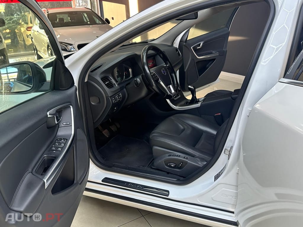 Volvo V60 2.0 D4 Momentum Eco