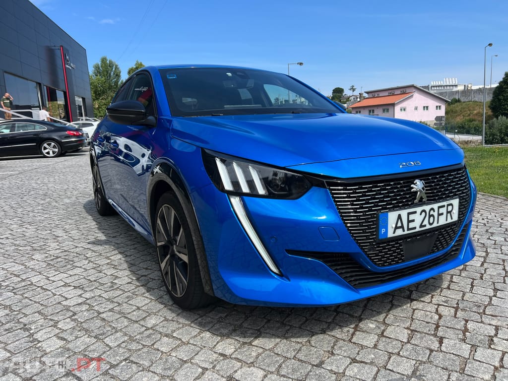 Peugeot 208 1.2 PureTech GT Line EAT8