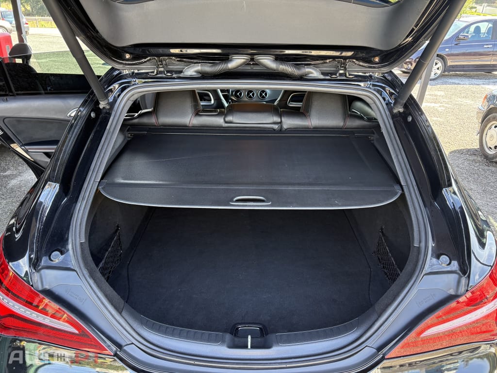 Mercedes-Benz CLA 180 AMG Line