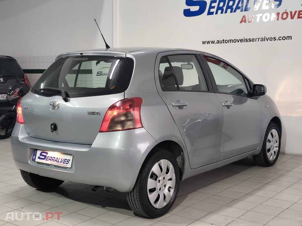 Toyota Yaris 1.0 VVT-i AC Manual