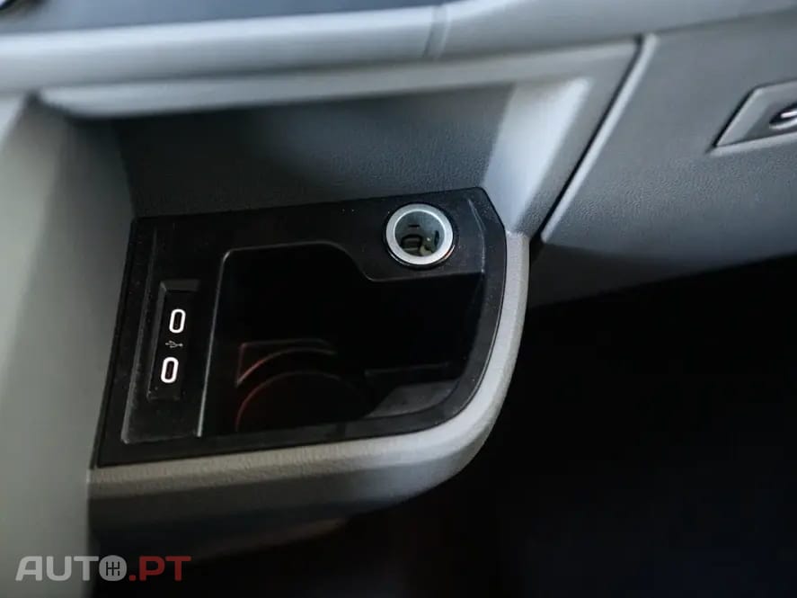 Volkswagen Caravelle 2.0 TDi CD Longa Extra AC