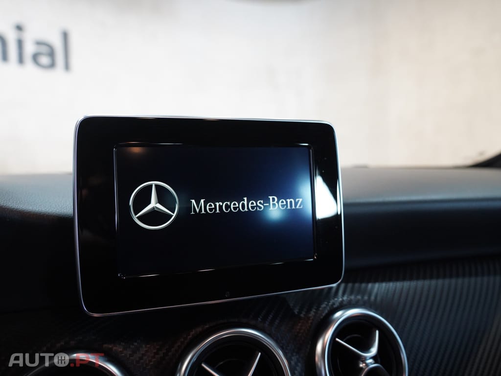 Mercedes-Benz A 180 d AMG Line