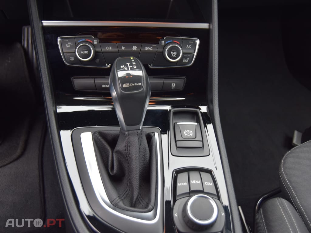 BMW 225 xe