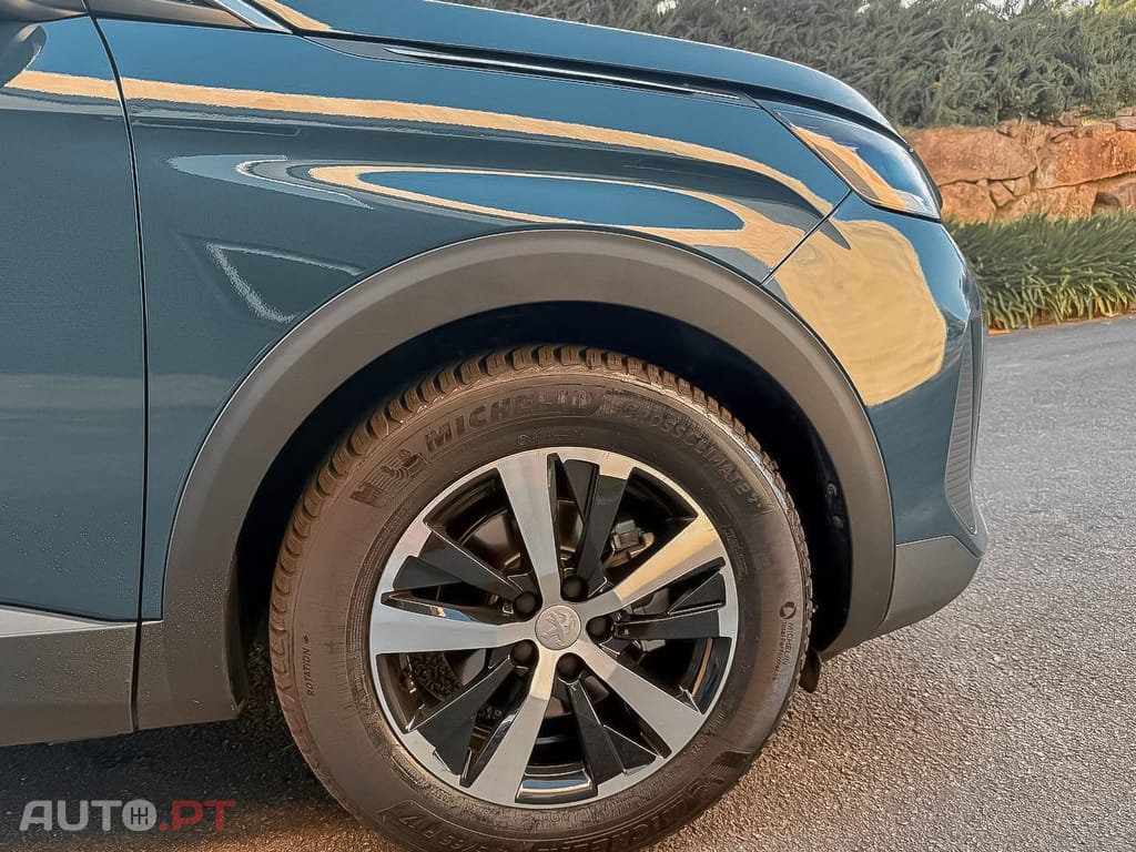 Peugeot 3008 PureTech 130 Stop & Start GPF EAT8 Active Pack