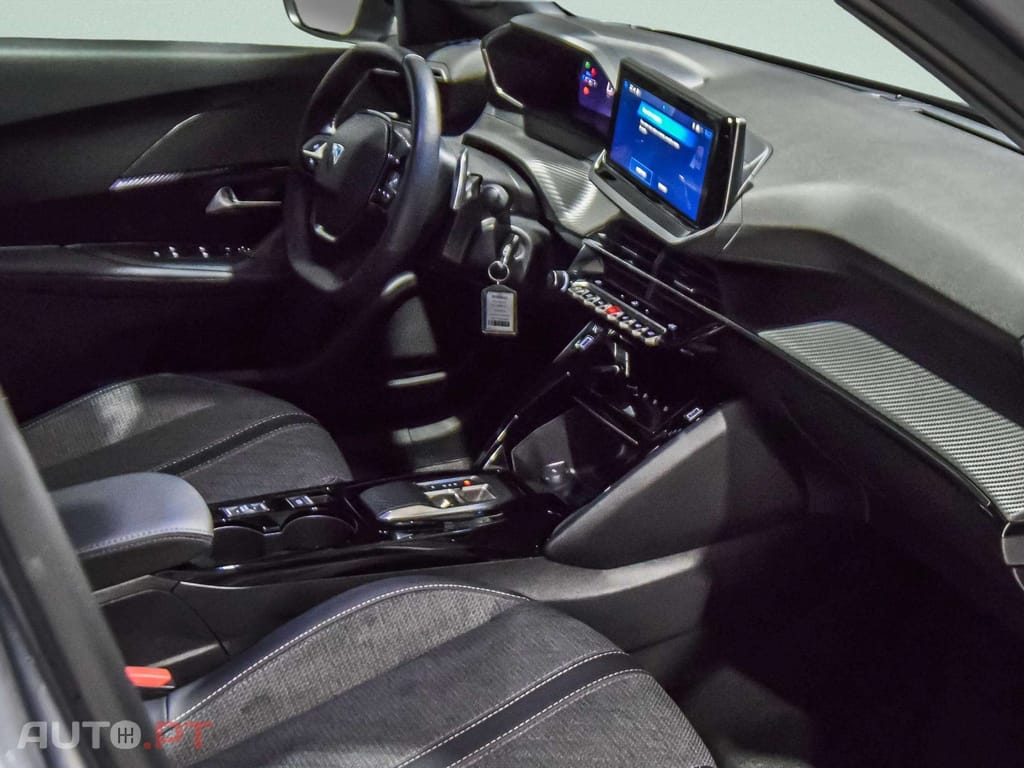 Peugeot 2008 1.2 Hybrid Allure e-DCS6