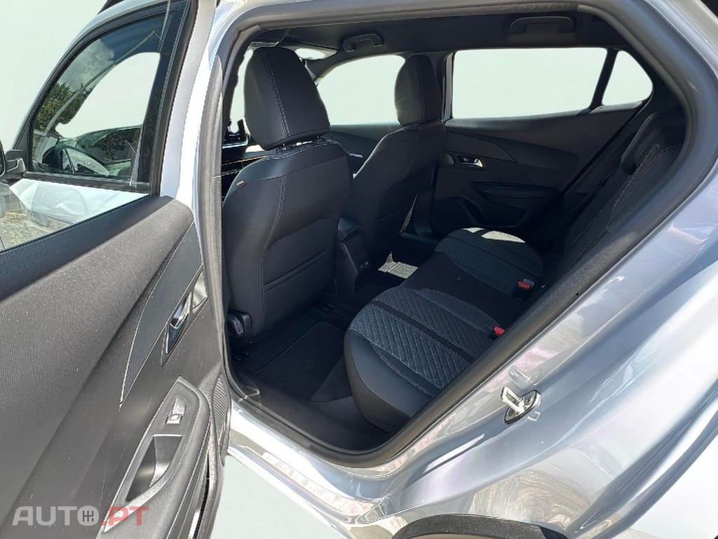 Peugeot E-2008 54 kWh Allure