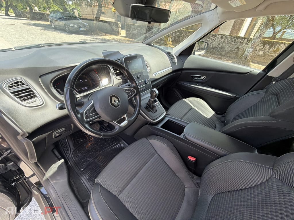 Renault Scénic dCi 110 EDC Dynamique