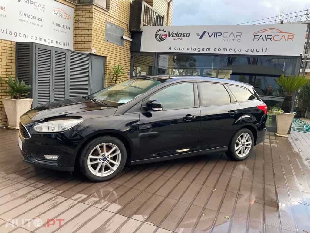 Ford Focus SW 1.0 EcoBoost TITANIUM — fotografia 2