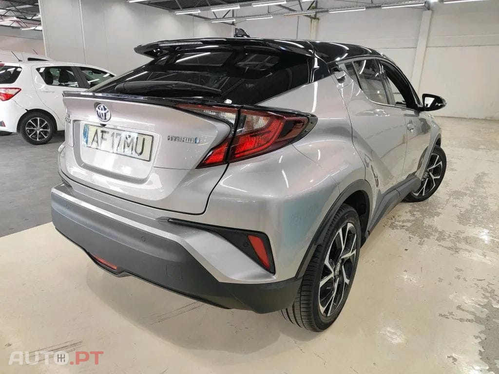 Toyota C-HR 1.8 Hybrid Square Collection