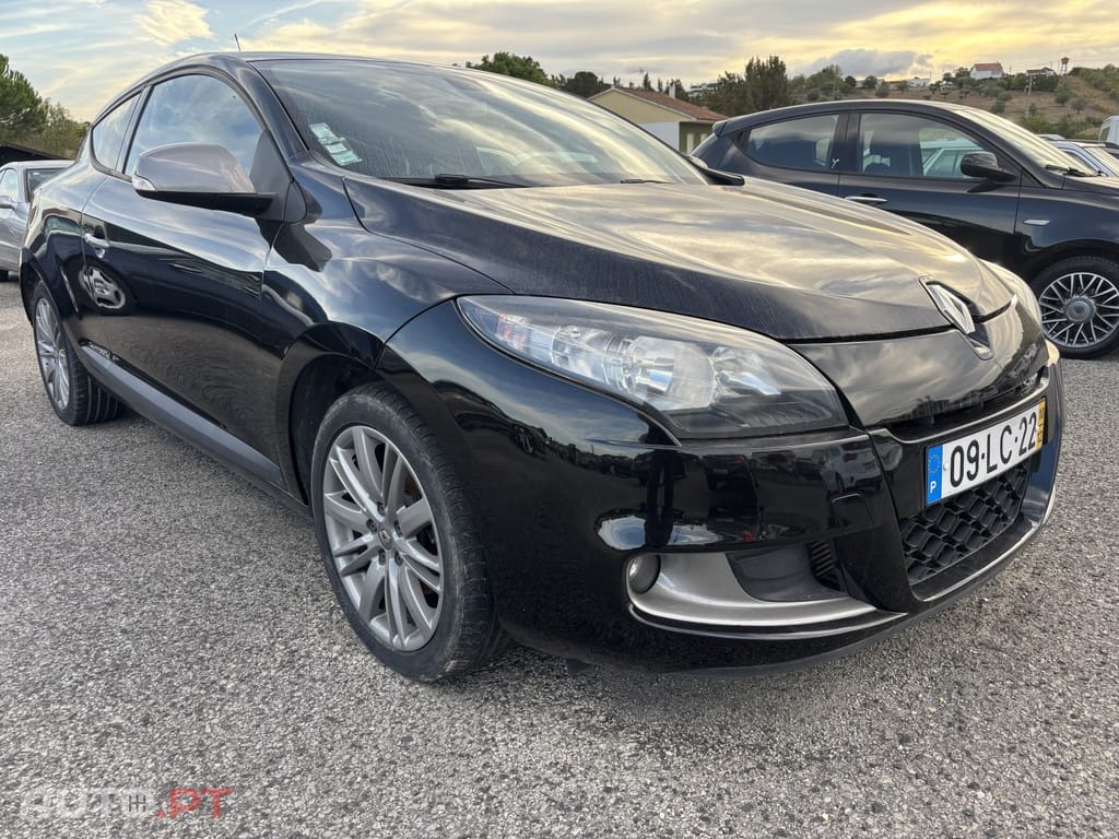 Renault Mégane Coupe 1.5 dCi Dynamique S — fotografia 3