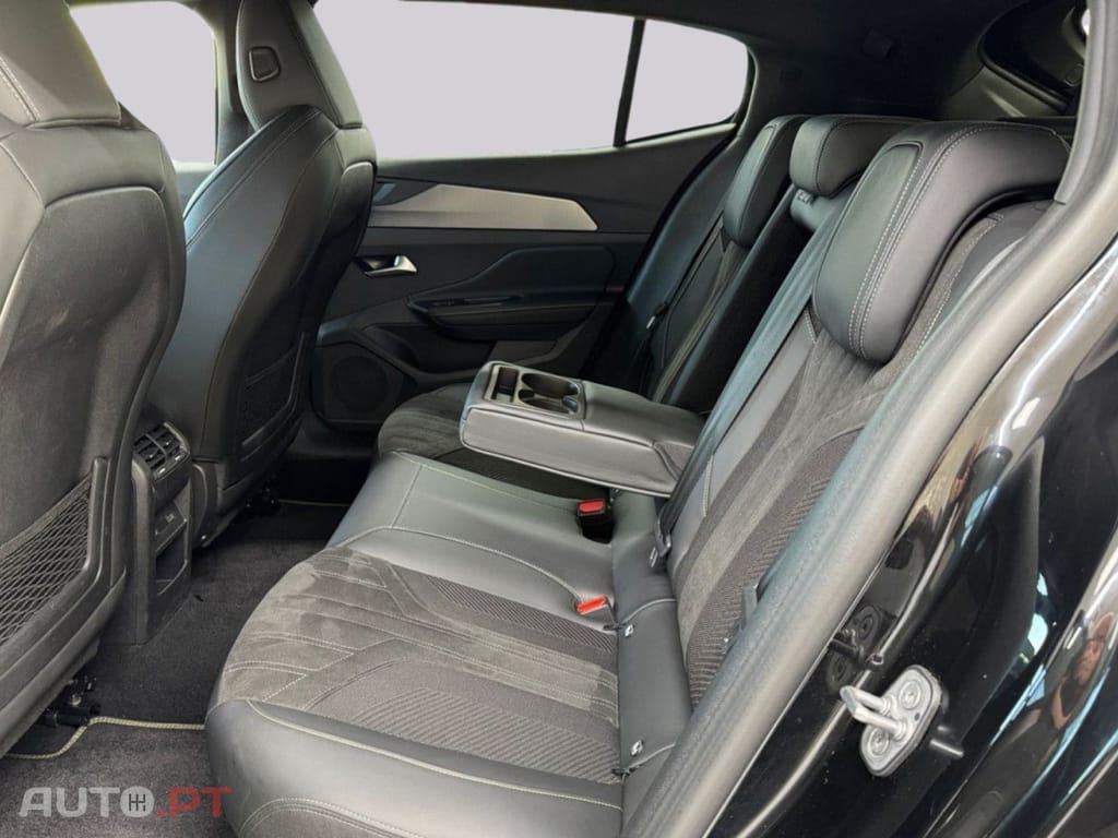 Peugeot 408 GT EAT8