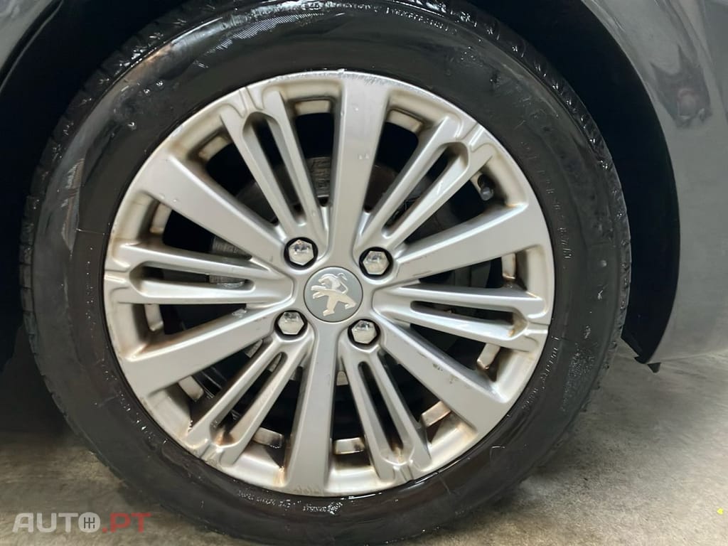 Peugeot 208 1.2 VTi Style