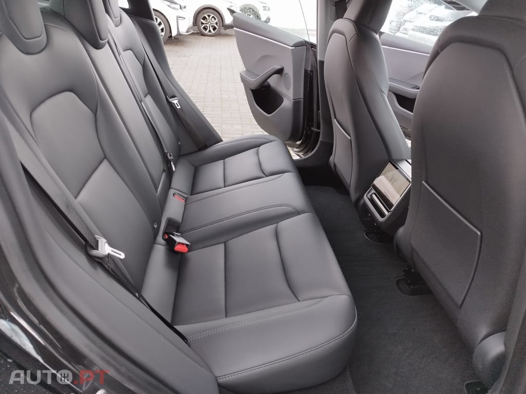 Tesla Model 3 Tração Traseira