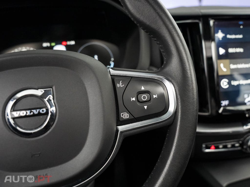 Volvo XC60 2.0 T8 PHEV Momentum Plus AWD