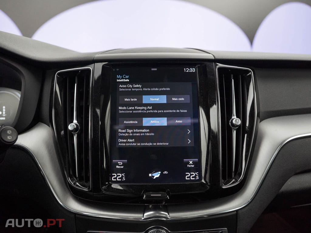 Volvo XC60 2.0 T8 PHEV Momentum Plus AWD
