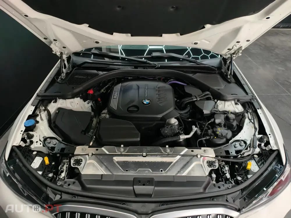 BMW 320 d Pack Desportivo M Auto