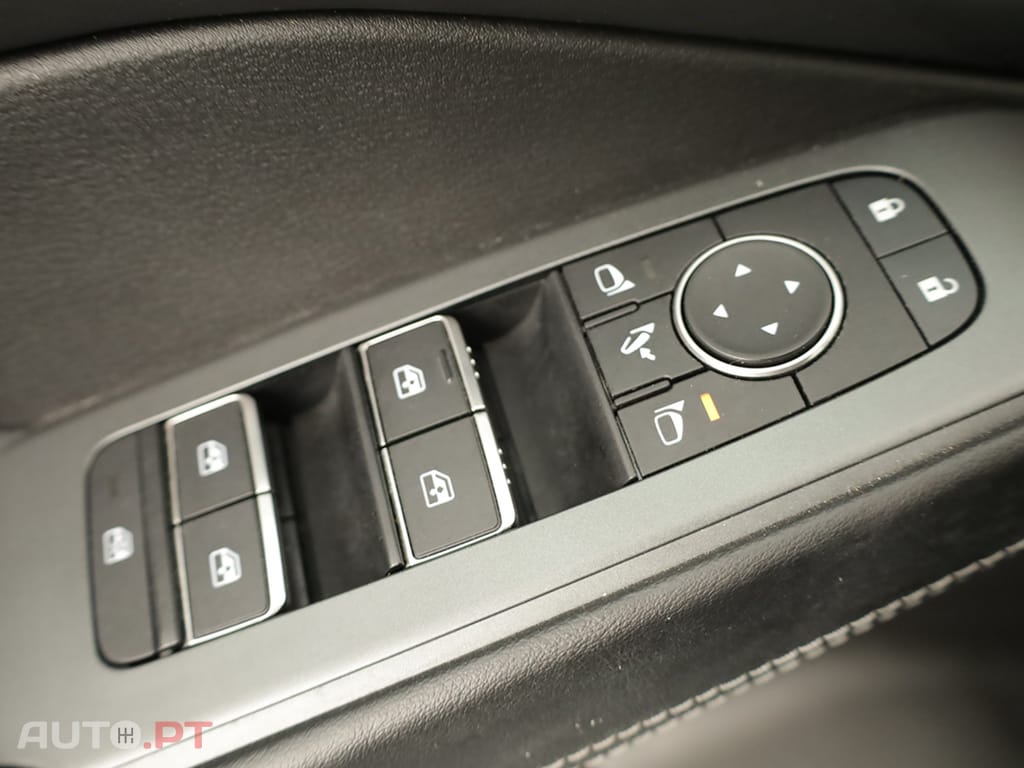 Nissan Qashqai 1.3 DIG-T N-Connecta LED Xtronic