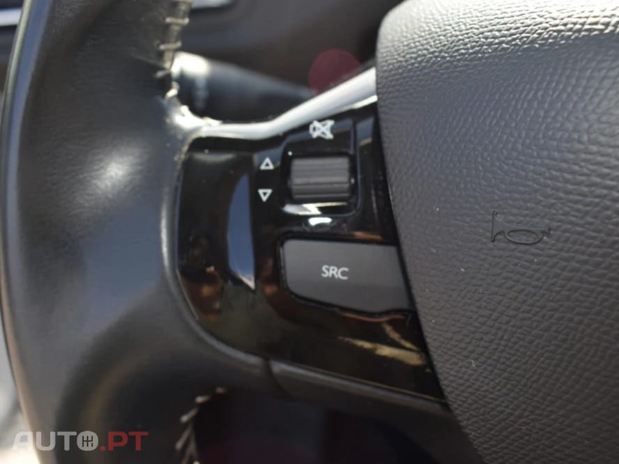 Peugeot 308 1.5 BlueHDi Business Line