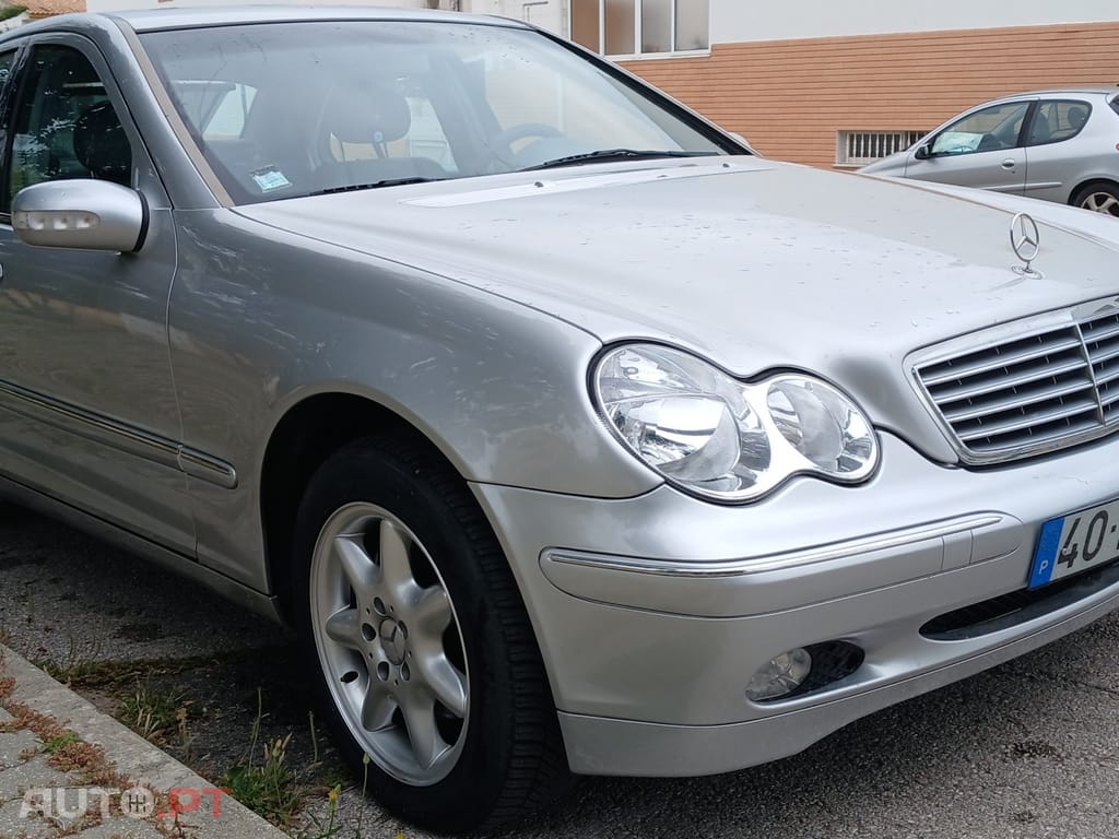Mercedes-Benz C 320 V6