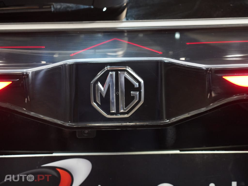 MG MG4 64 kWh Luxury